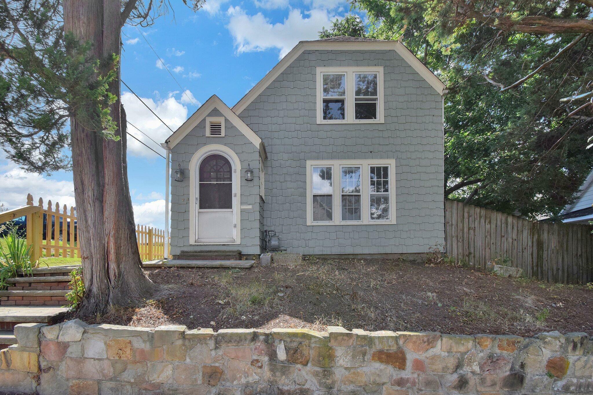 Property Photo:  105 N McKenzie Street  OH 43050 