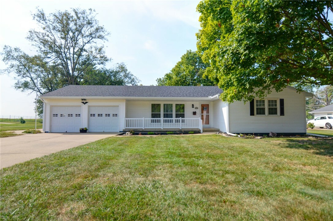 Property Photo:  295 N Country Club Road  IL 62521 