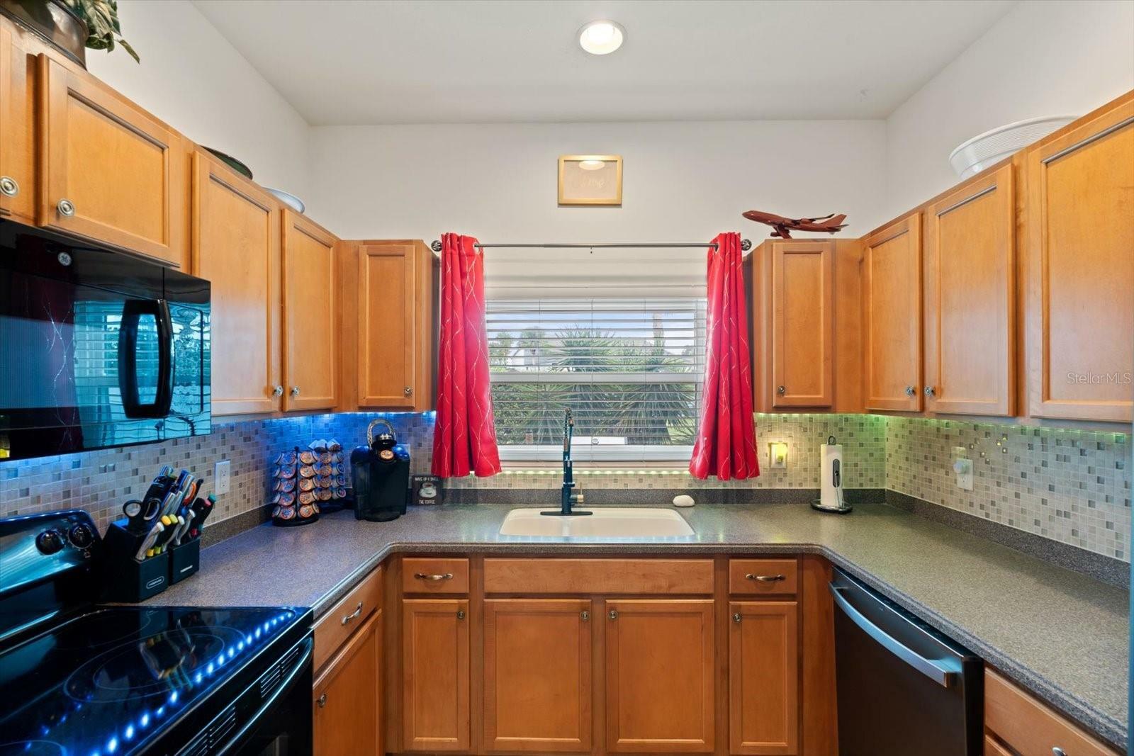 Property Photo:  1510 Grantham Drive  FL 34234 