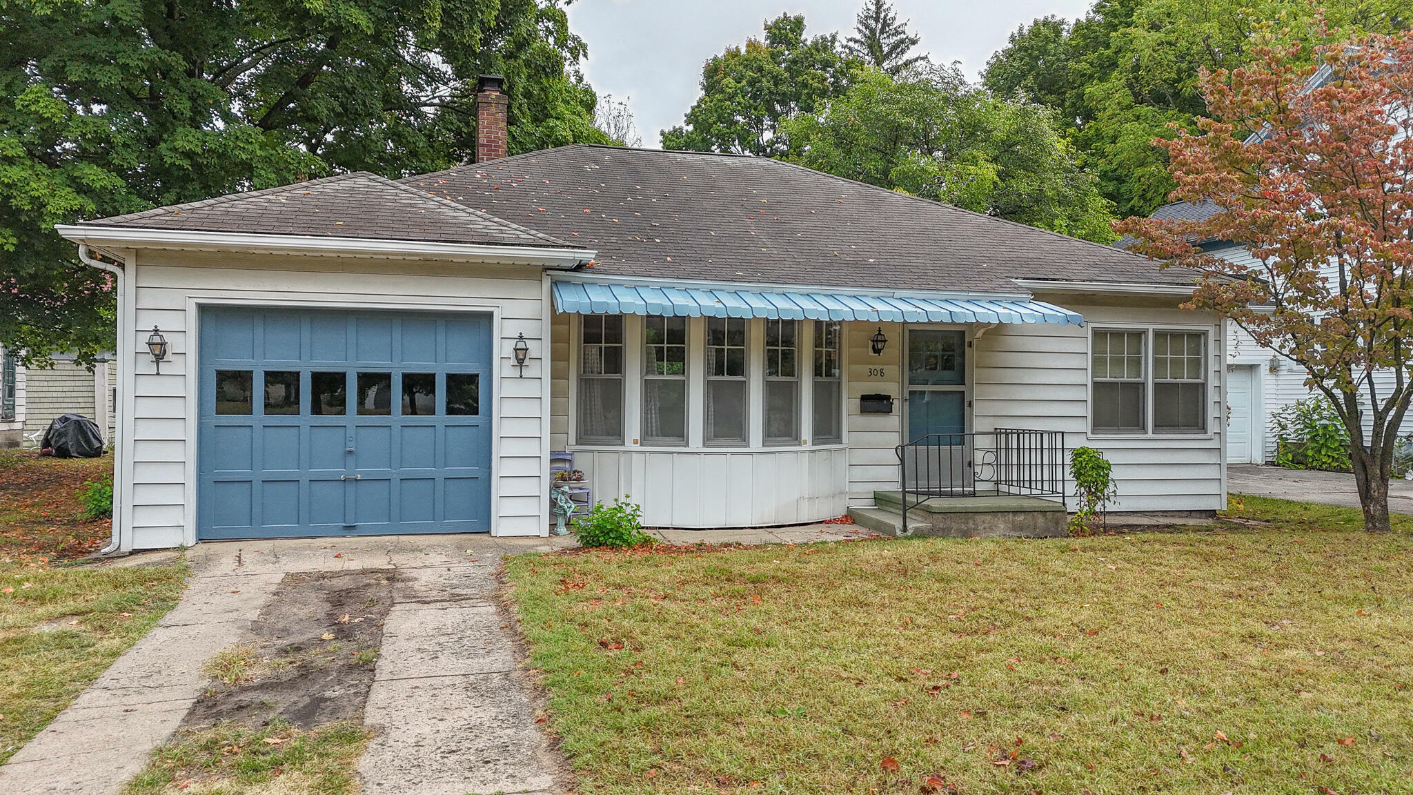 Property Photo:  308 W Division Street  MI 49047 