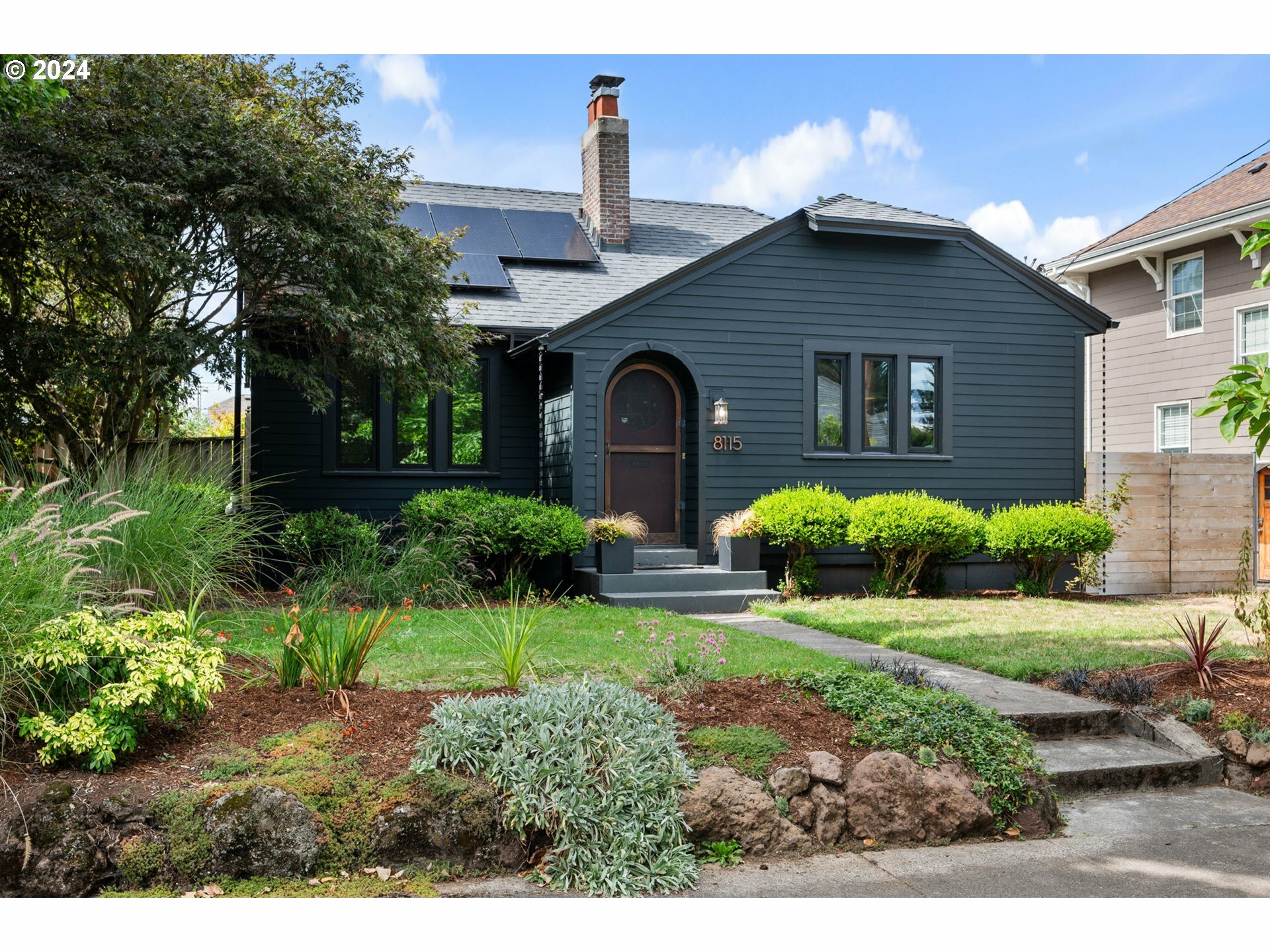 Property Photo: 8115 N Clarendon Ave OR 97203