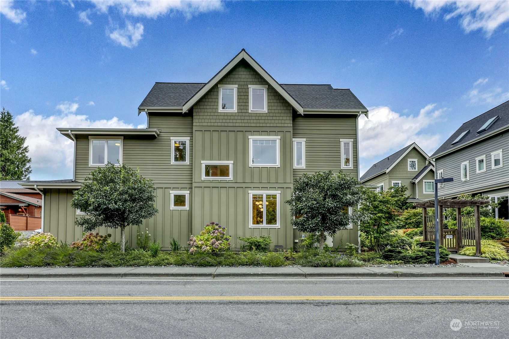 668 Wintersweet Road NE  Bainbridge Island WA 98110 photo