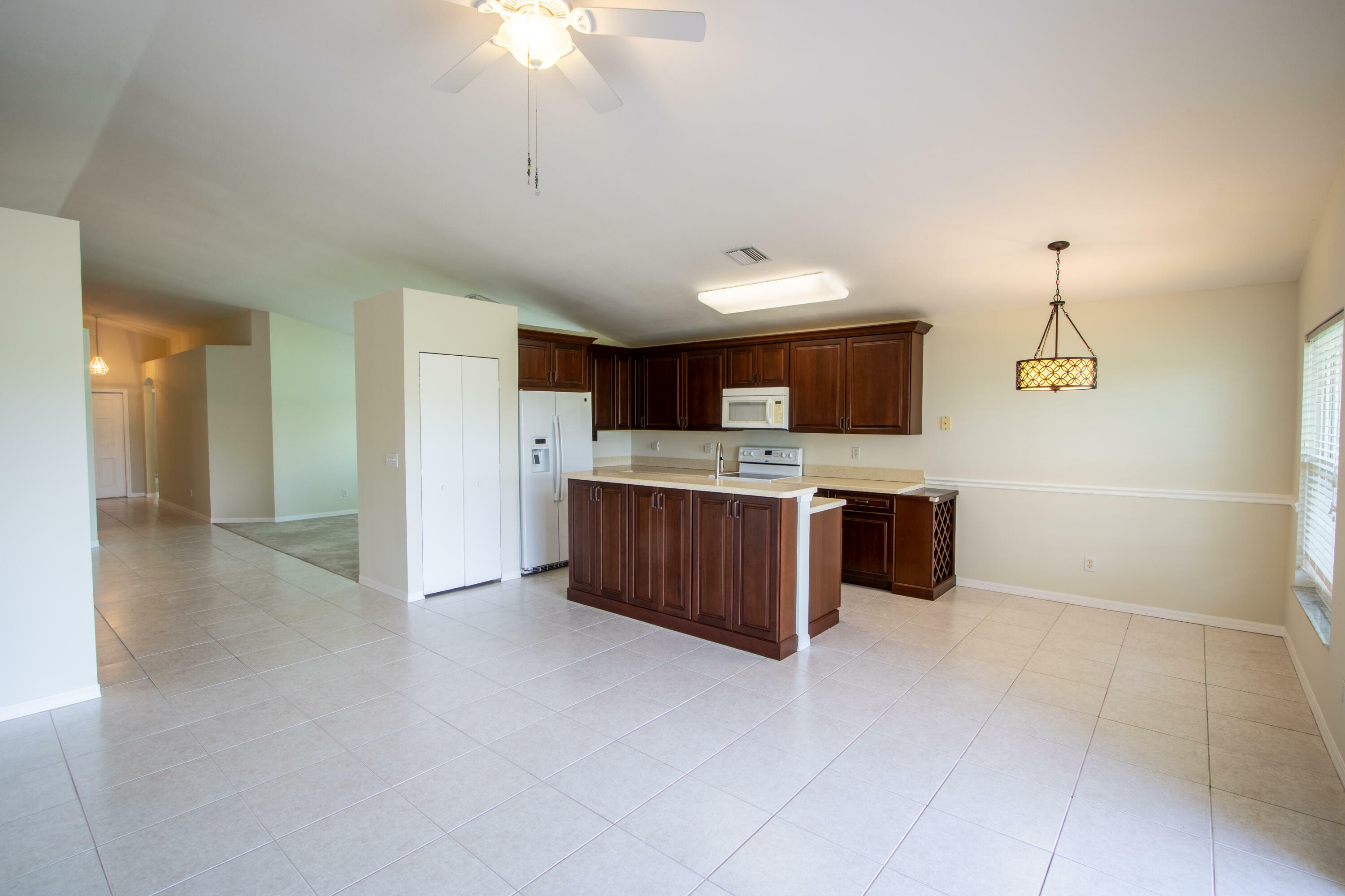 Property Photo:  606 NW Stanford Lane  FL 34983 