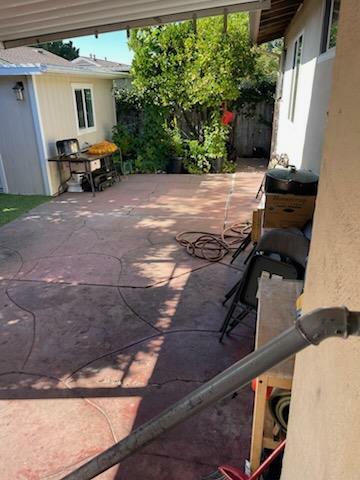 Property Photo: 1120 Davis Street CA 94061