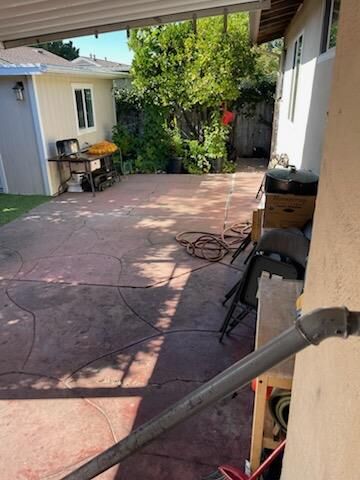 Property Photo: 1120 Davis Street CA 94061