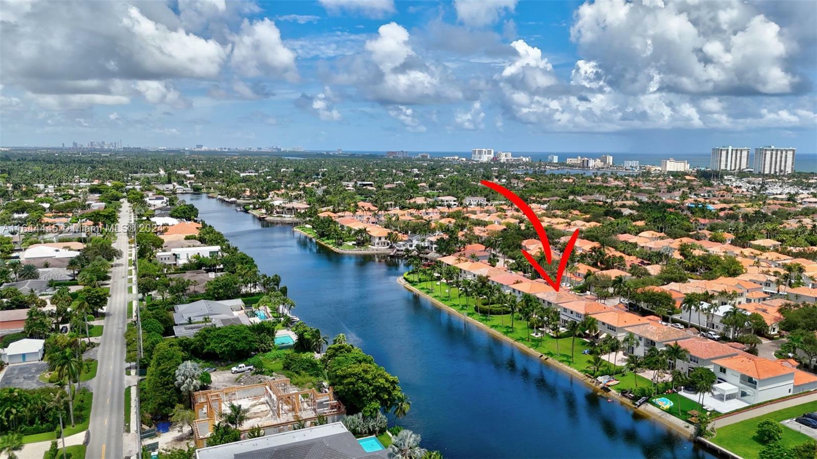 Property Photo:  1560 Shoreline Way  FL 33019 