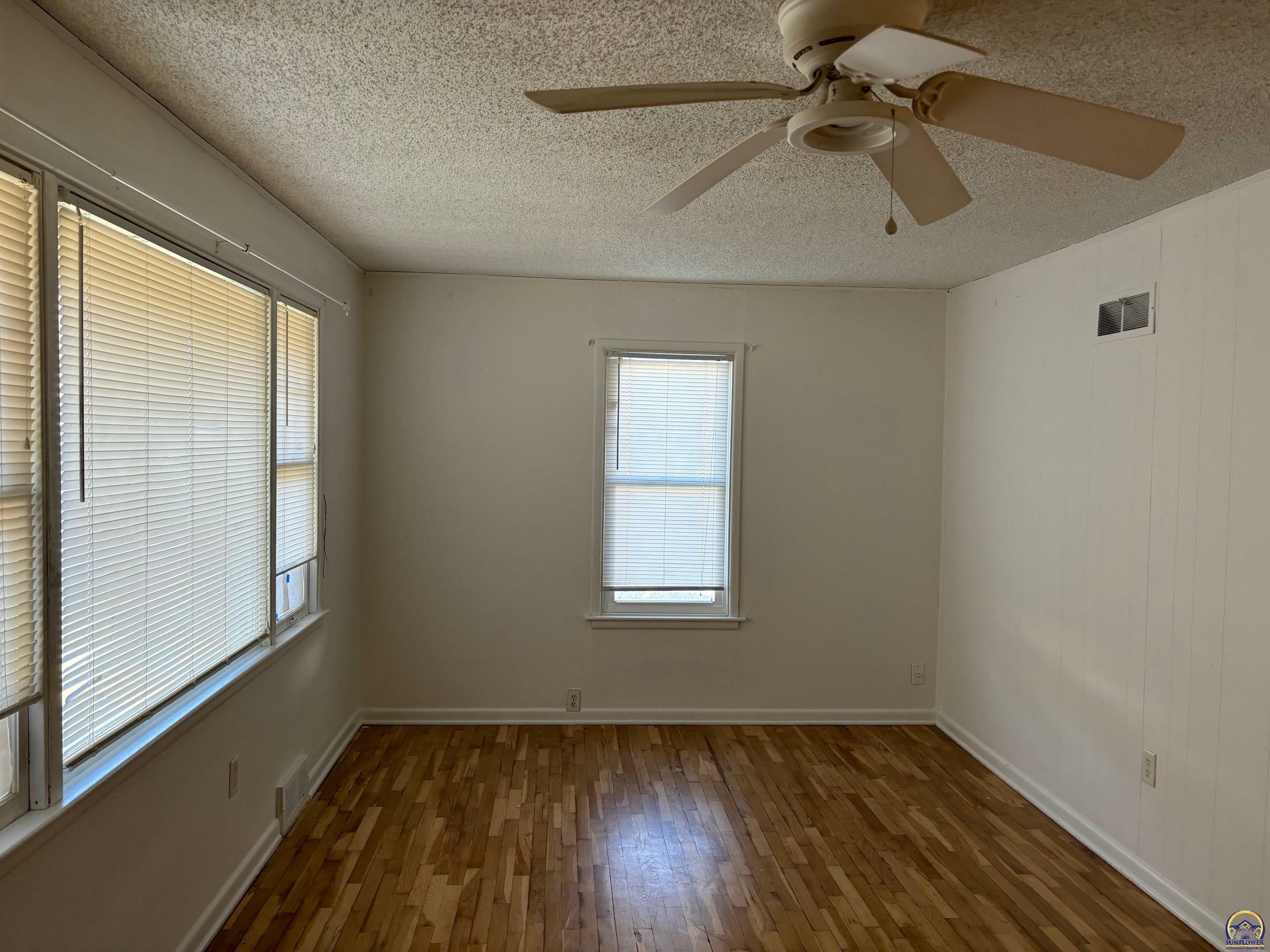 Property Photo:  2201 SW Kensington Ct  KS 66606 