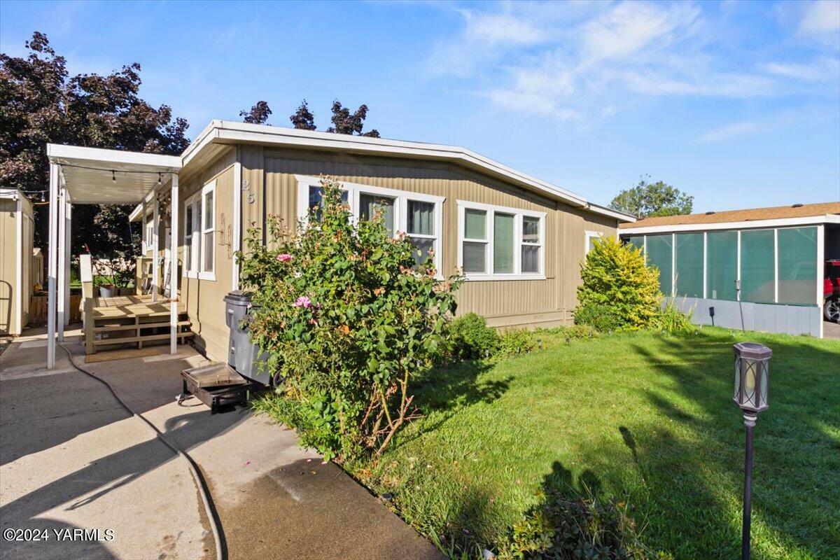 Property Photo:  2205 Butterfield Rd 25  WA 98901 