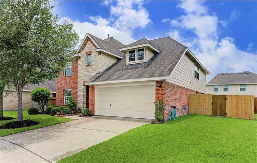 2008 Water Oak Drive  Pearland TX 77581 photo