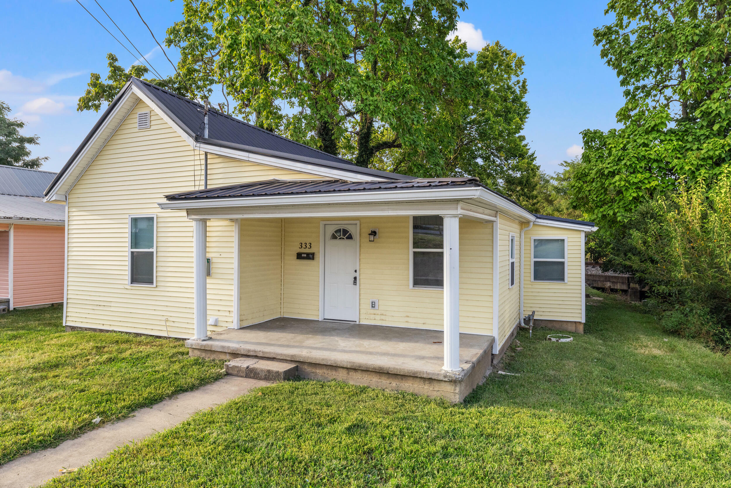 Property Photo:  333 East Office Street  KY 40330 