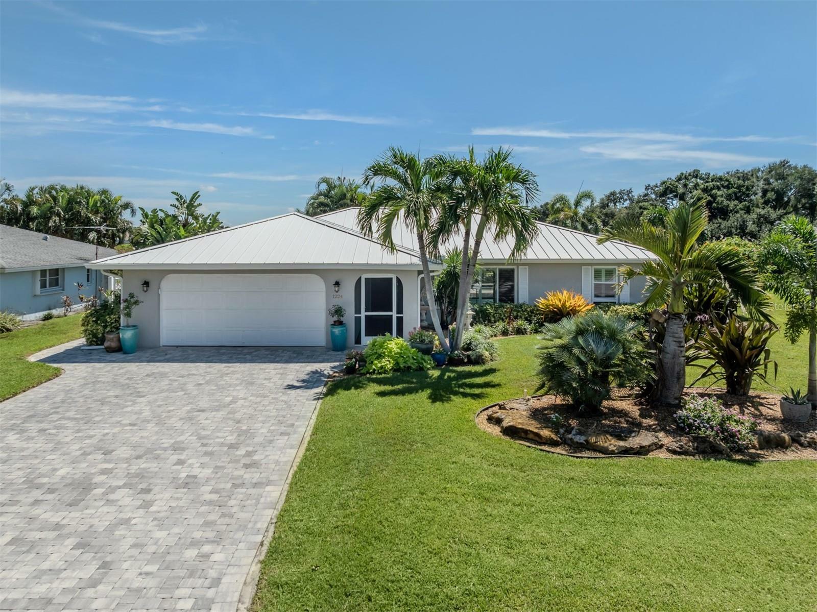 Property Photo:  1224 Pine Needle Road  FL 34285 