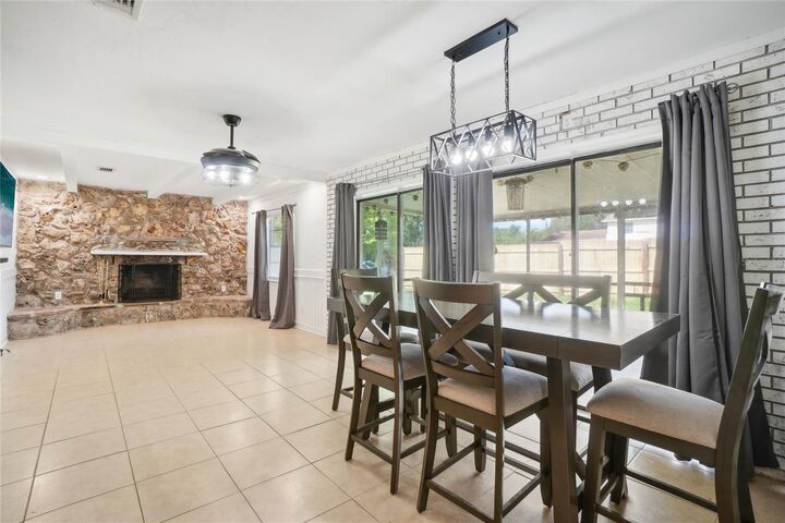 Property Photo: 210 Sweetgum Court FL 32708
