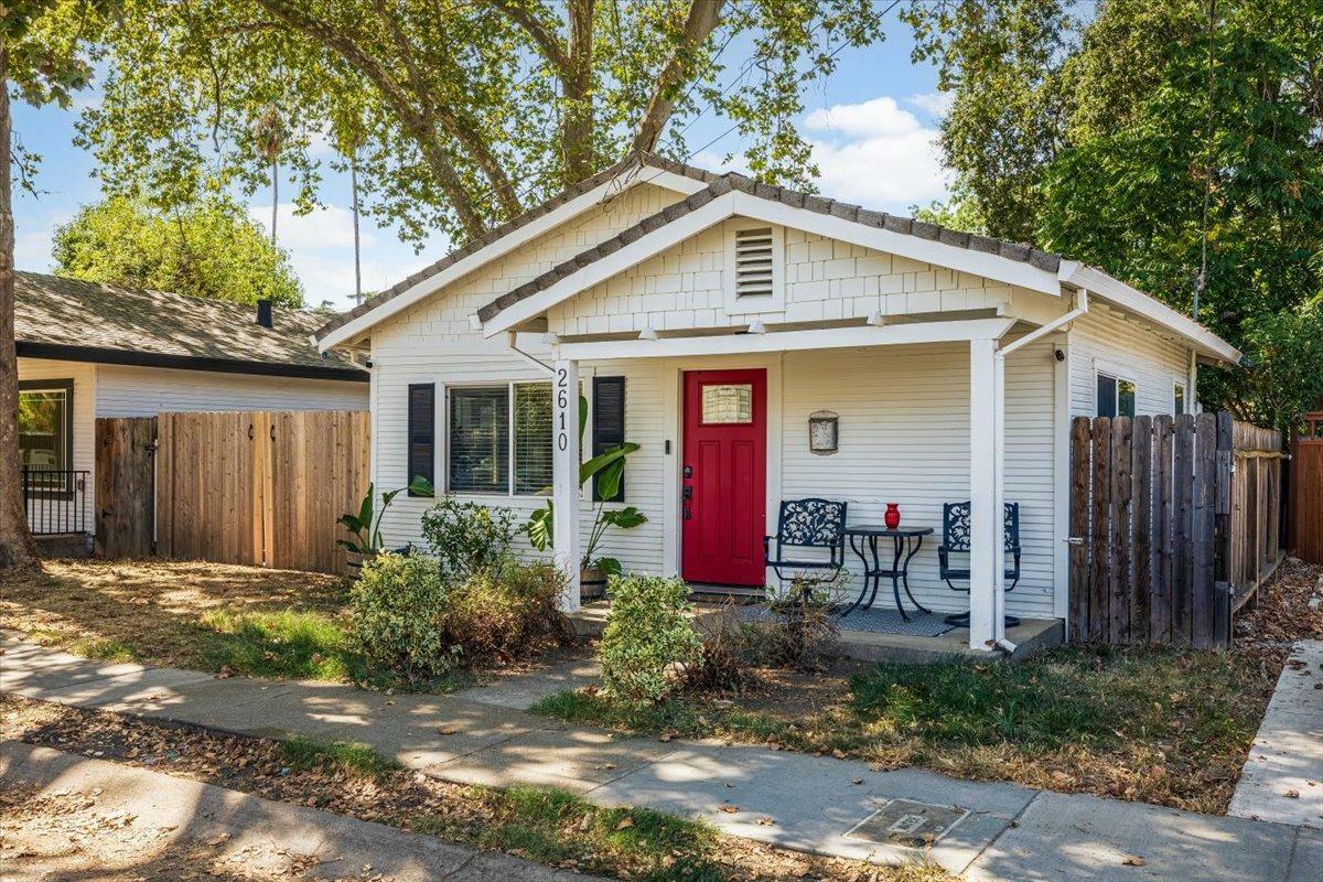 Property Photo: 2610 San Fernando Way CA 95818