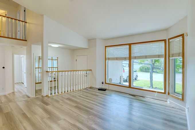 Property Photo:  80 Sunlake Circle SE  AB T2X 3J1 