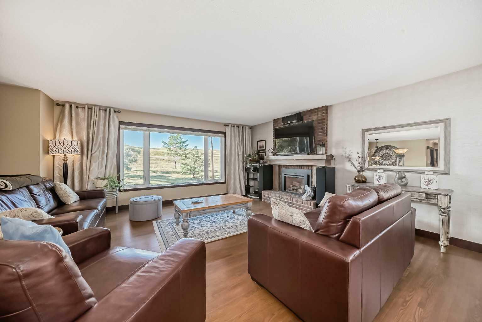 Property Photo:  248 Nottingham Road NW  AB T2K 5P4 