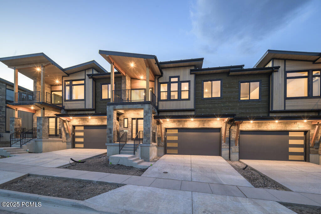 Property Photo: 1916 W Dotterel Circle UT 84032