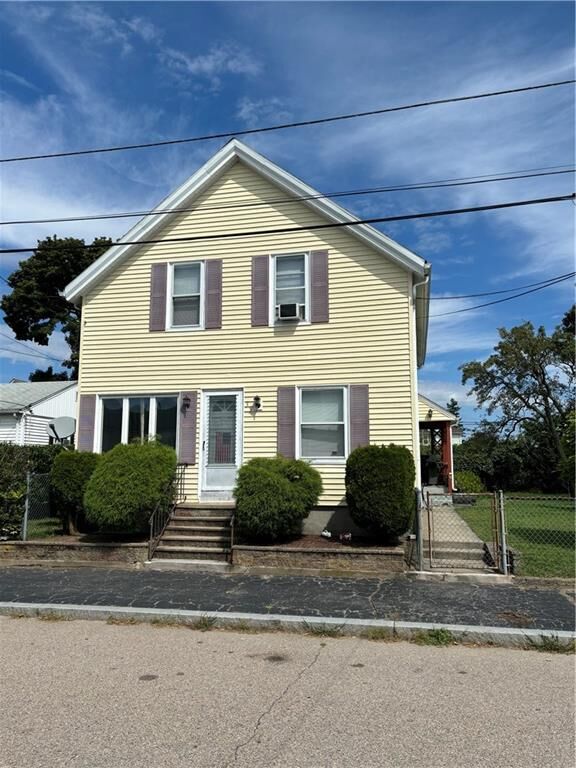Property Photo:  35 Winsor Street  RI 02914 