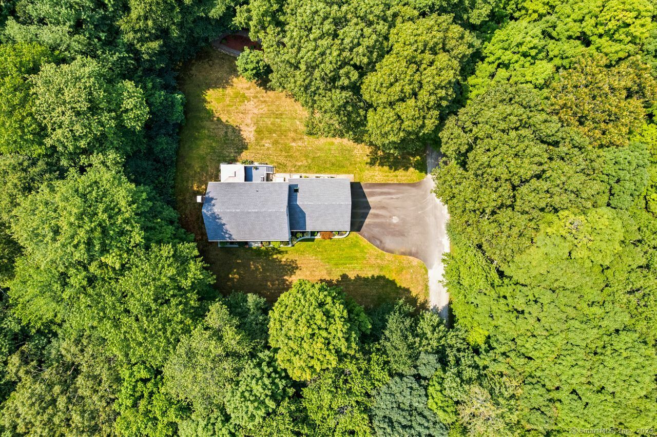 Property Photo:  817 West Pond Meadow Road  CT 06498 