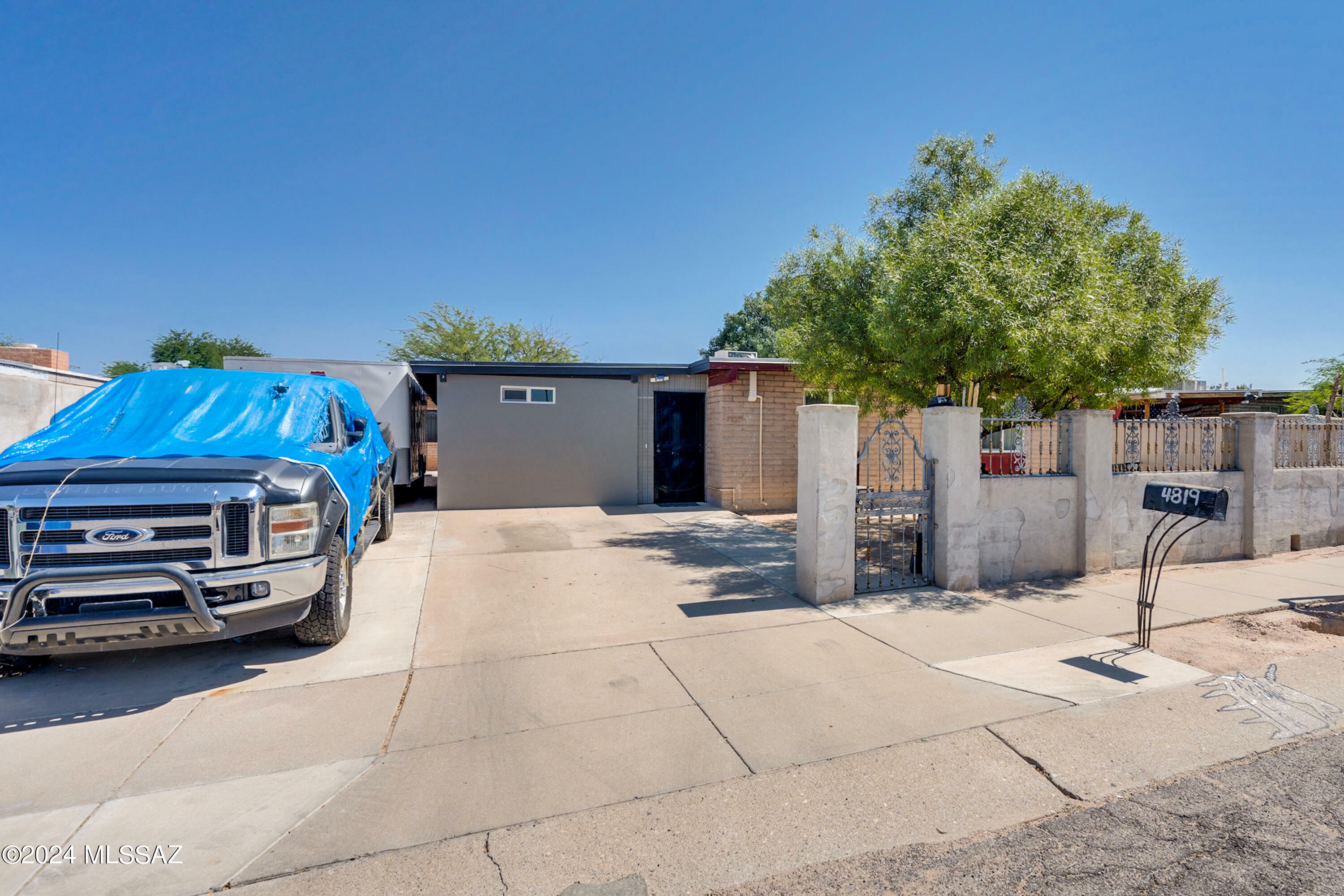 Property Photo:  4819 S Calle Miura  AZ 85714 