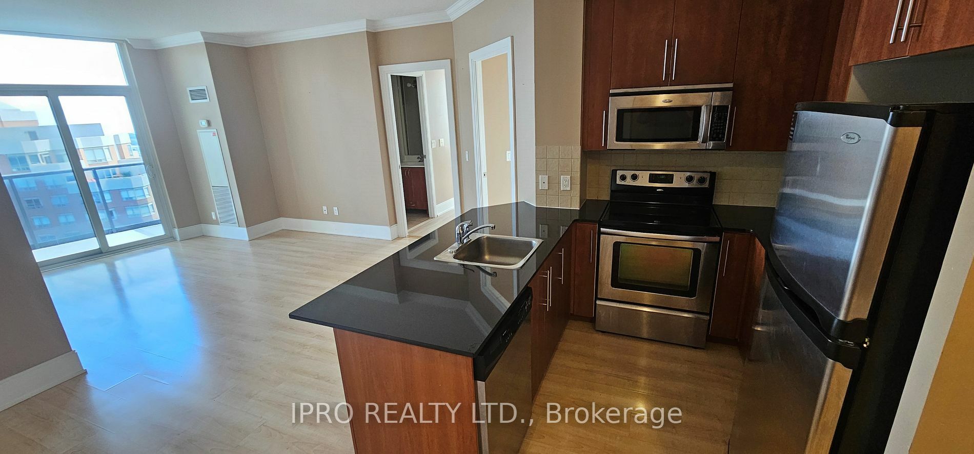 Property Photo:  330 Burnhamthorpe Rd W 2309  ON L5B 0E1 