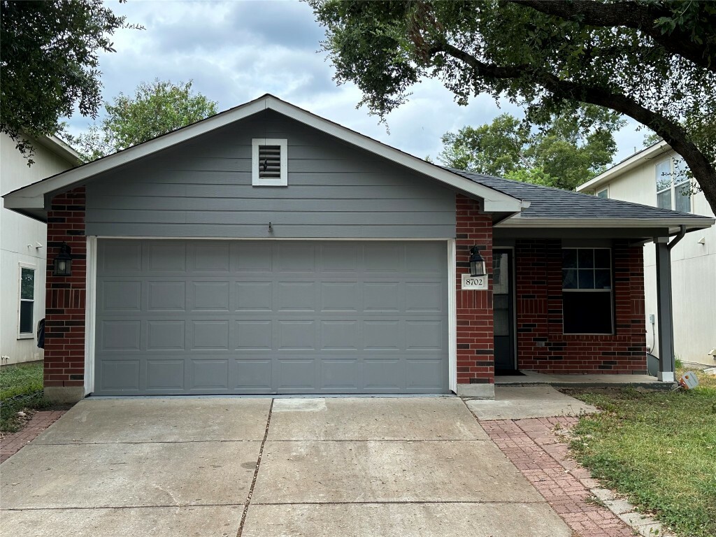 Property Photo:  8702 Dittmar Oaks Drive  TX 78748 