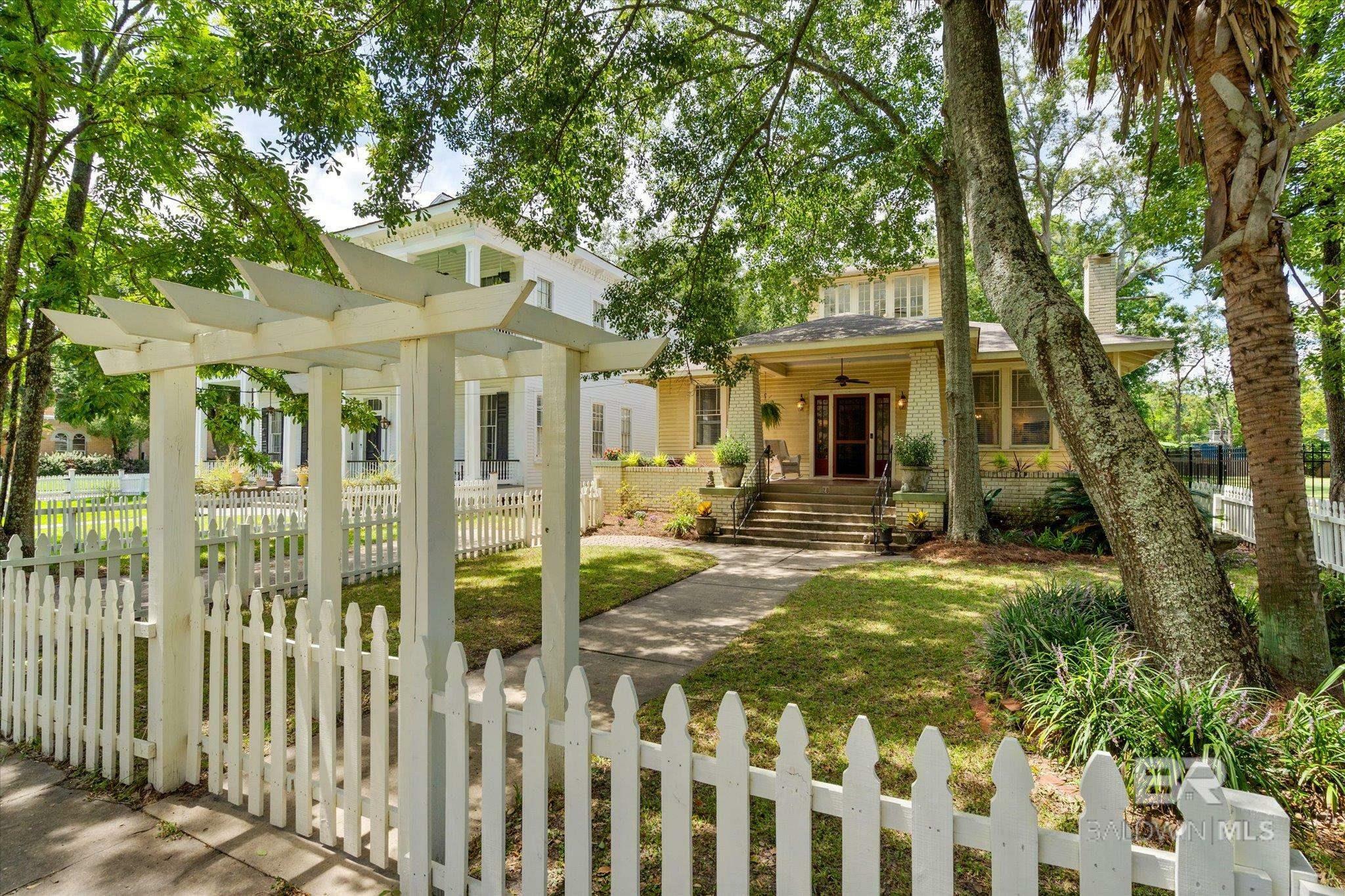 Property Photo:  20 S Ann Street  AL 36604 