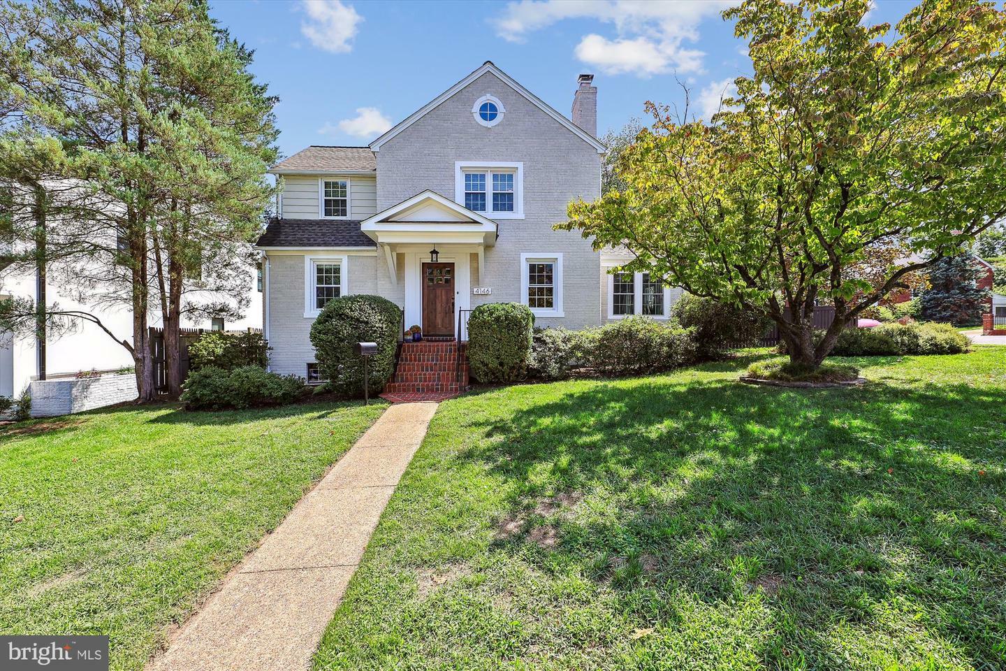 Property Photo: 4146 6th Street S VA 22204