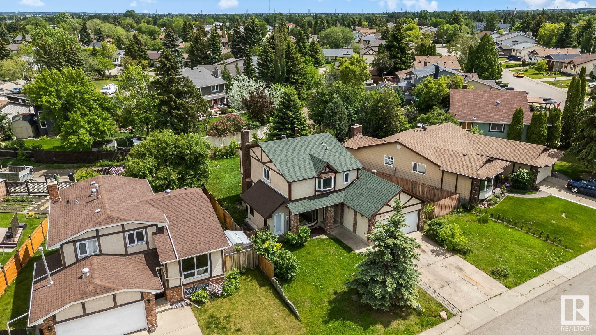 Photo de la propriété:  3915 57 Street NW  AB T6L 1B5 