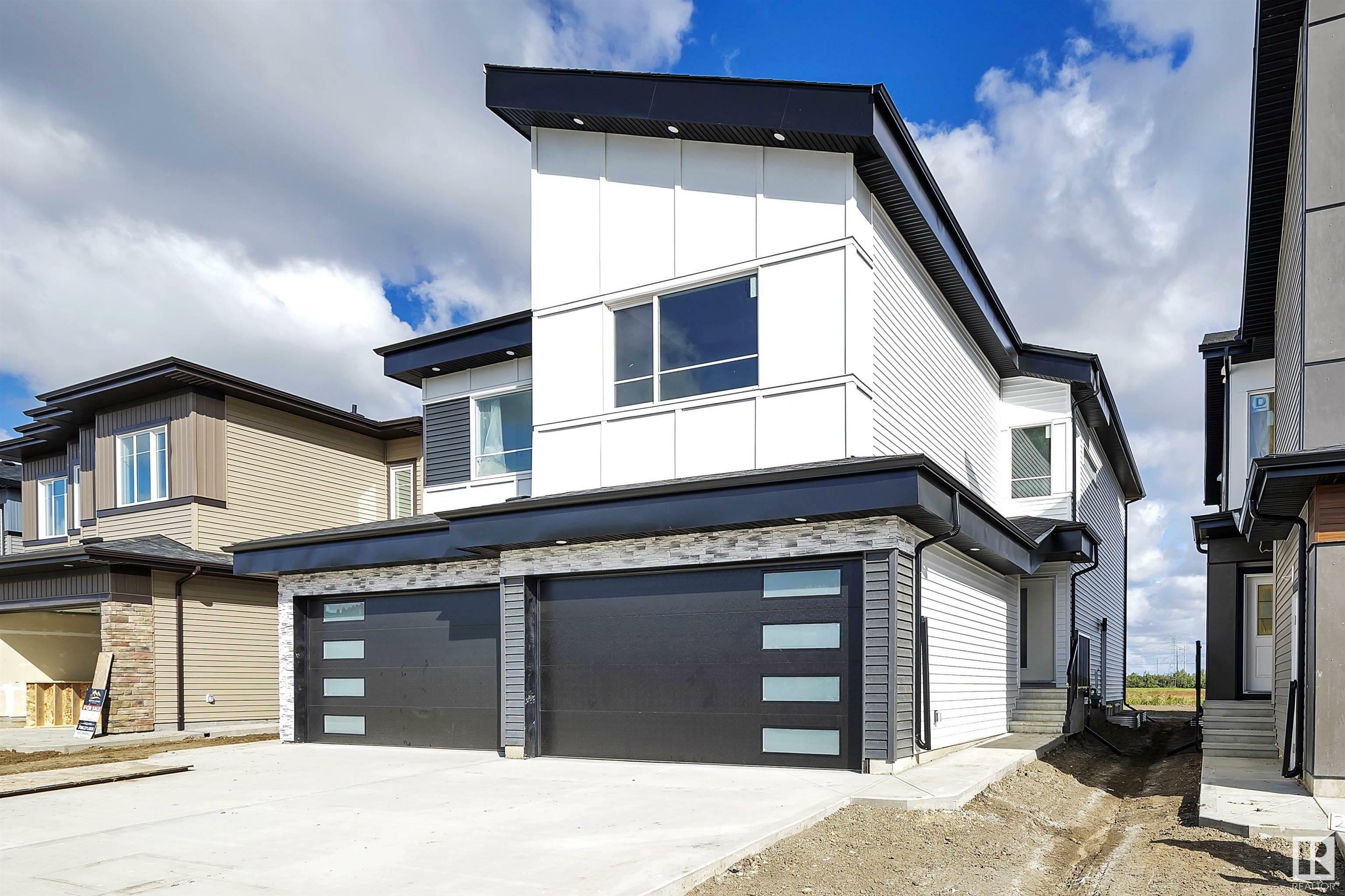 Photo de la propriété:  2008 155 Avenue NW  AB T5Y 2R7 