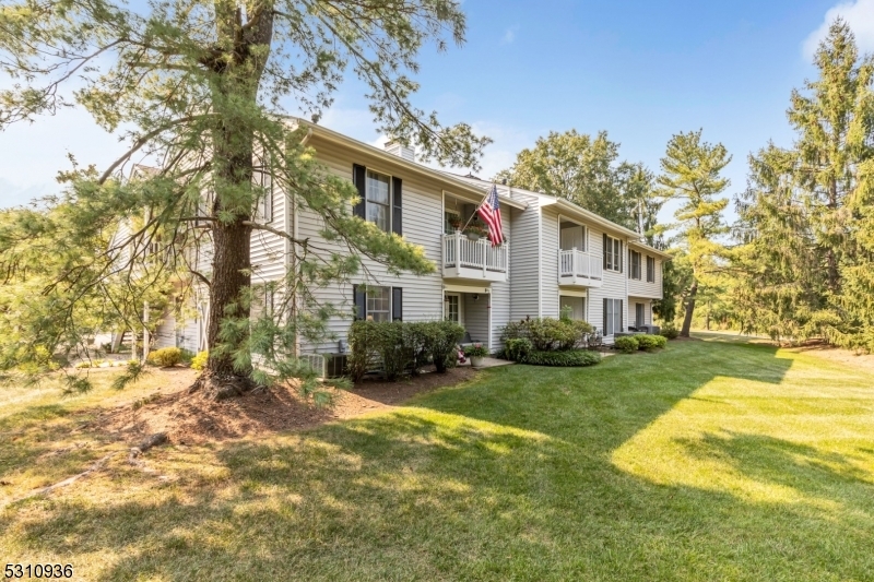 Property Photo:  121 Mockingbird Ct  NJ 08887 