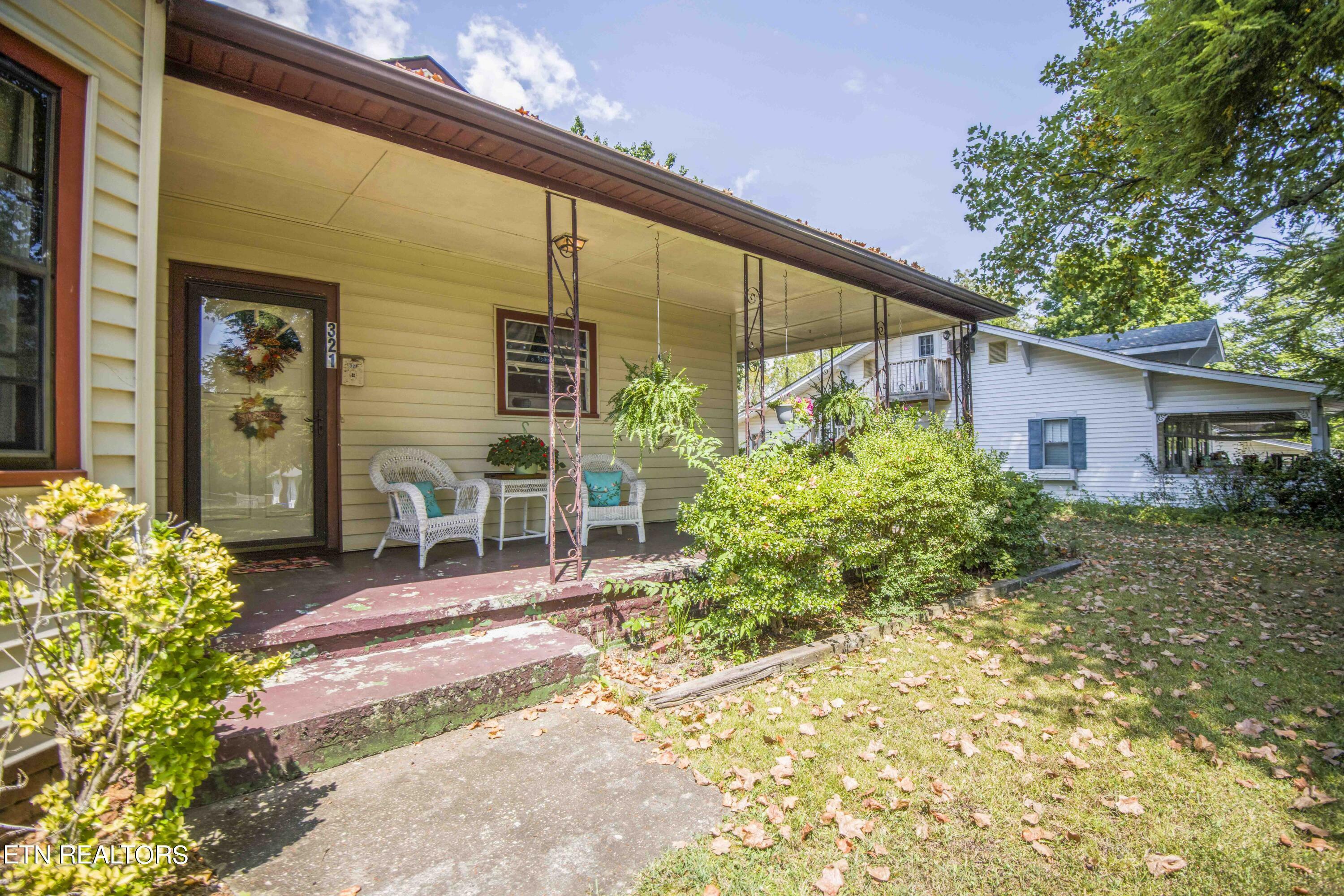 Property Photo:  321 S Ridge Ave  TN 37854 