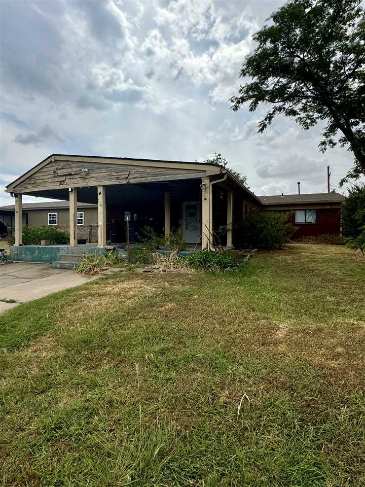 Property Photo:  736 SW Ranch Oak Blvd  OK 73501 