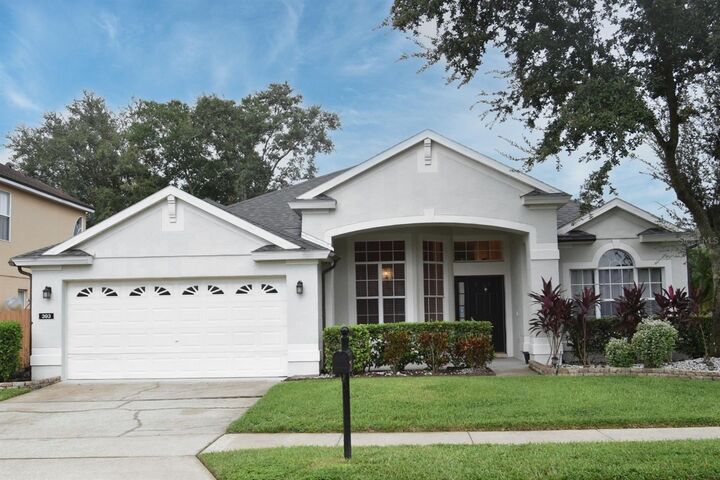 Property Photo: 393 Lake Dawson Place FL 32746