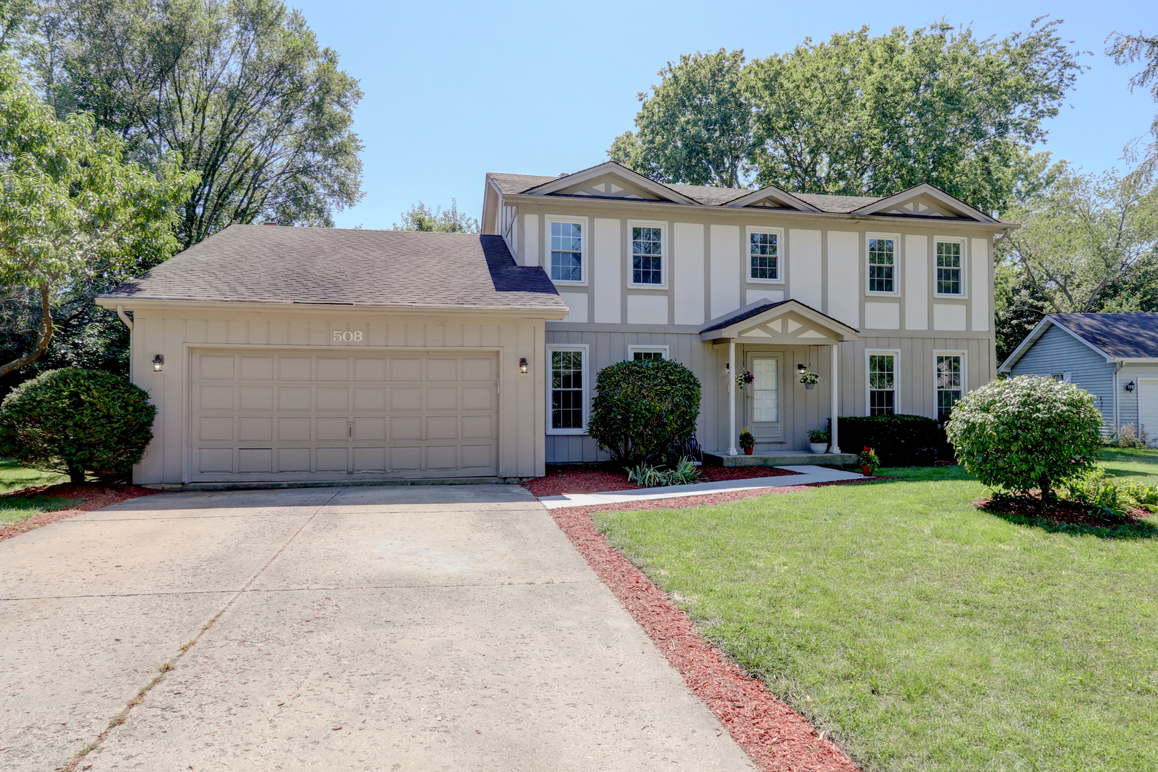 Property Photo:  508 Bernie Court  IL 60565 