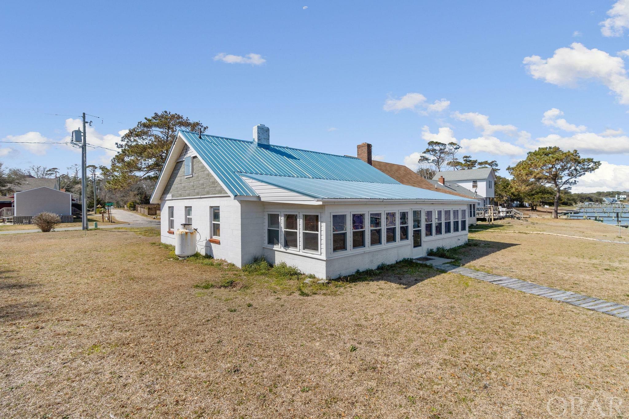 Property Photo:  123 S Water Street  NC 27964 