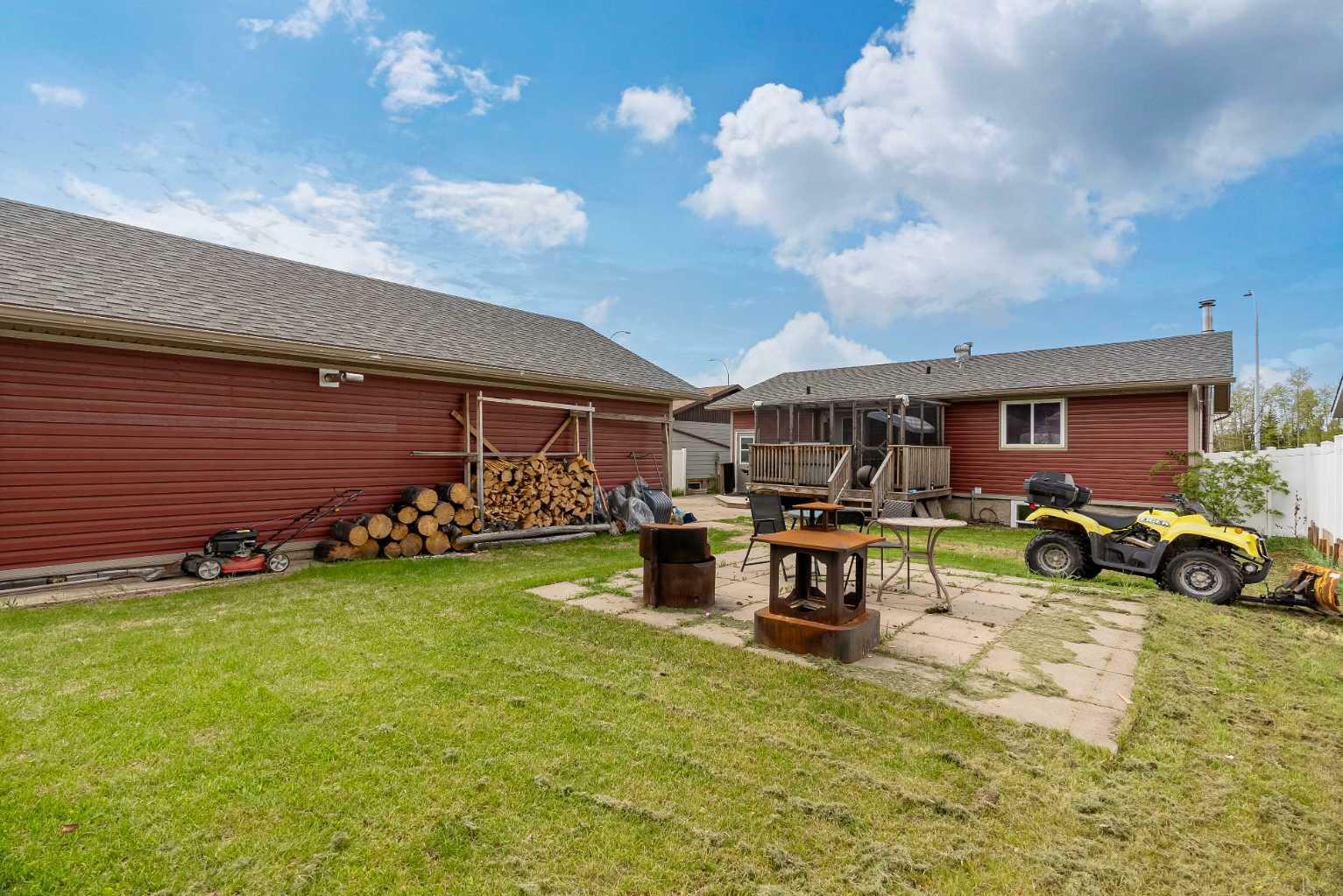 Property Photo:  399 Cornwall Drive  AB T9K 1G8 