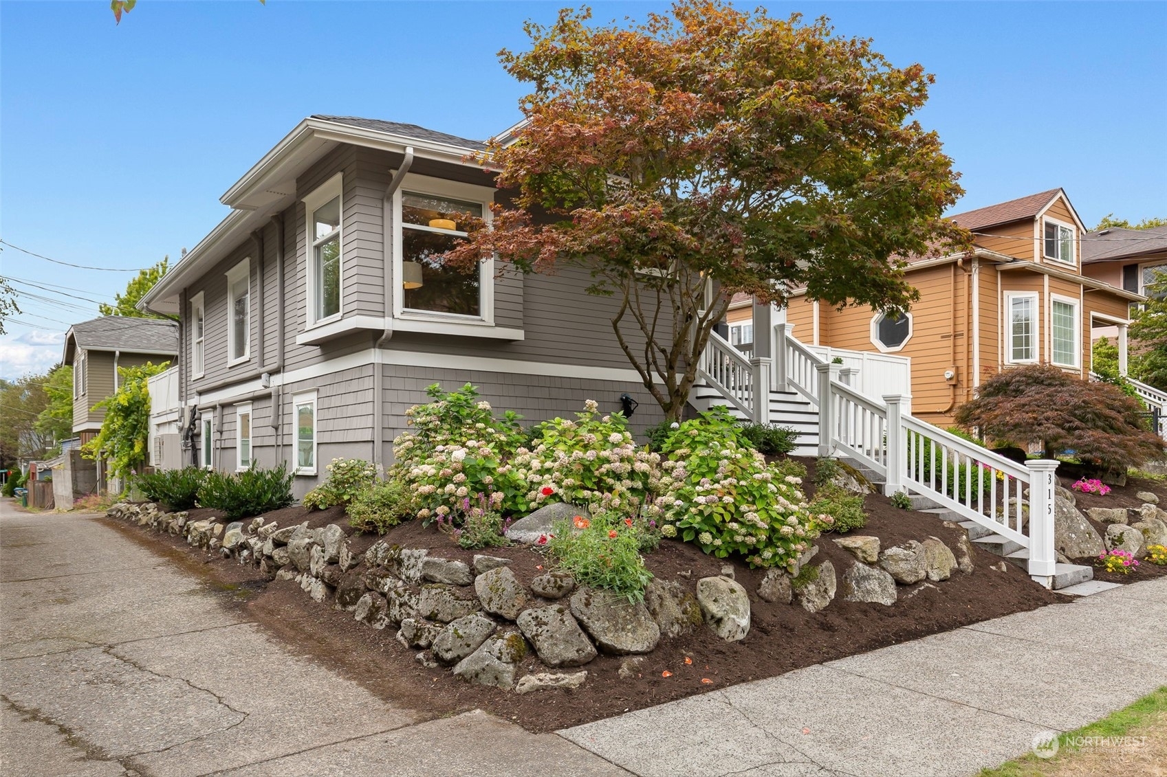 Property Photo:  315 W Garfield Street  WA 98119 