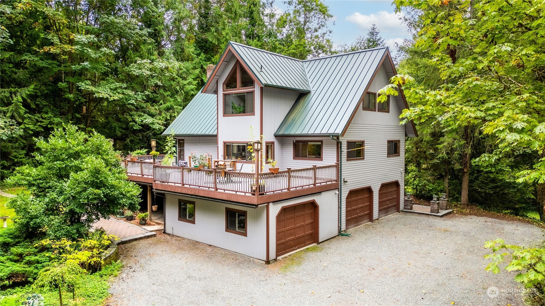 Property Photo:  21525 NE 60th Place  WA 98053 