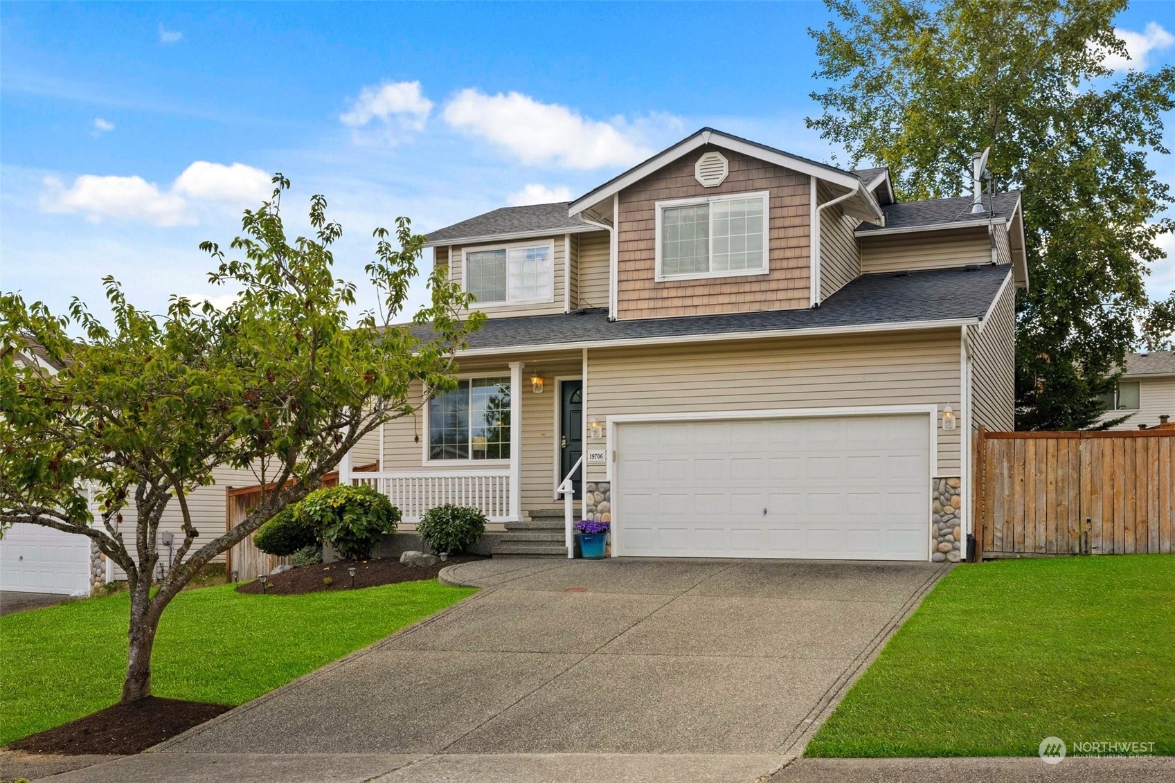 Property Photo:  19706 85th Avenue E  WA 98387 