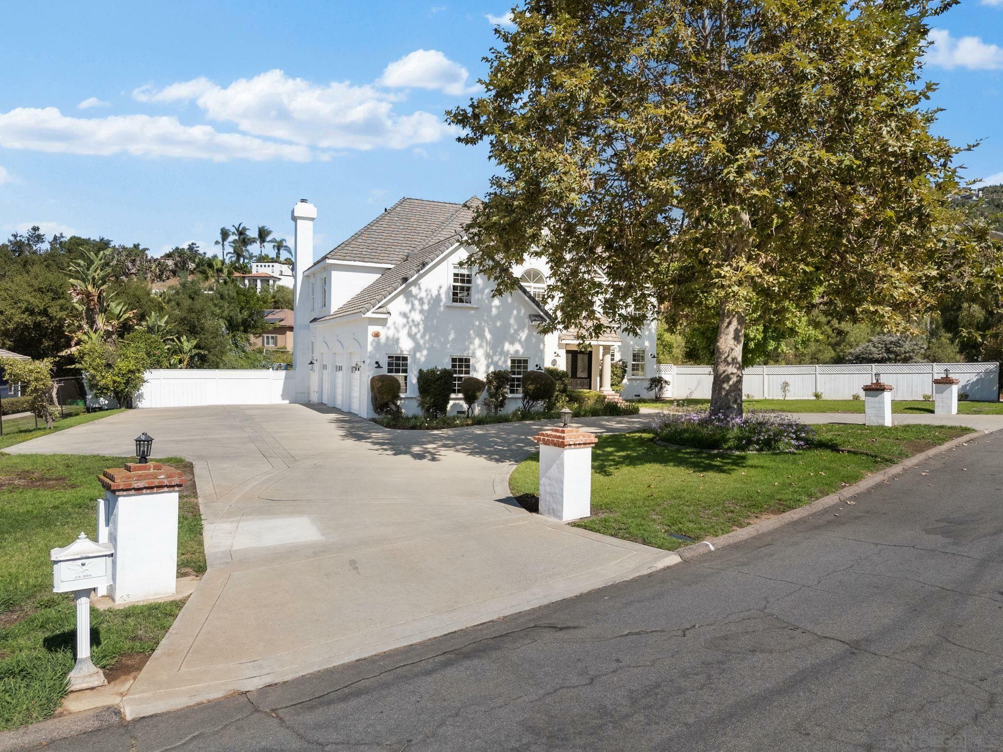 Property Photo:  893 Salem St  CA 92084 