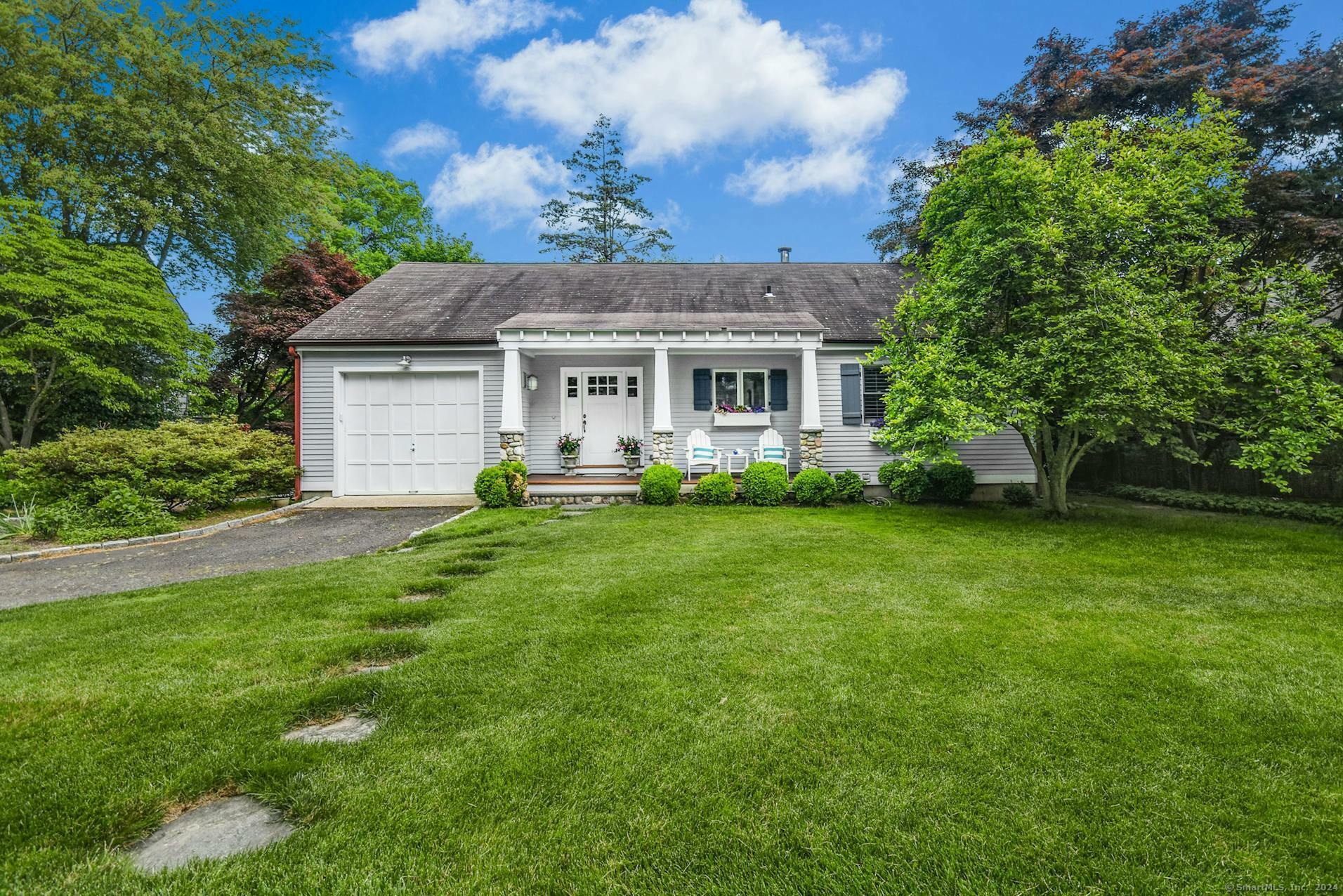 Property Photo:  10 Covewood Drive  CT 06853 