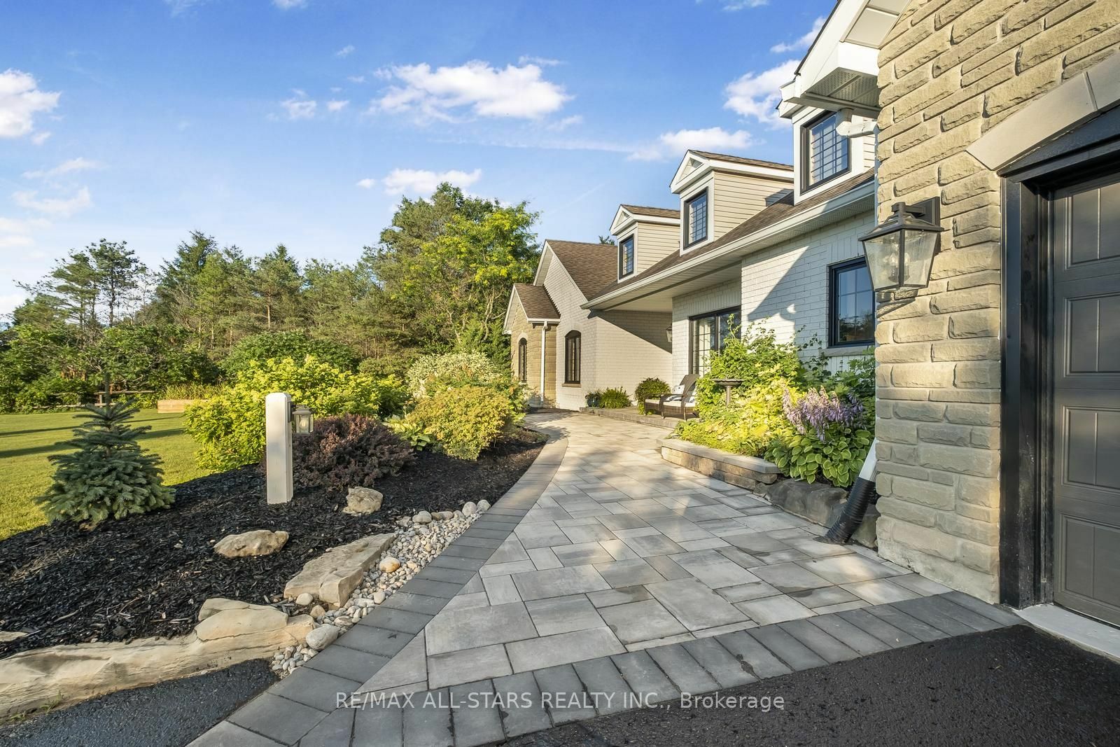 Property Photo:  485 Goodwood Rd  ON L9P 0N5 