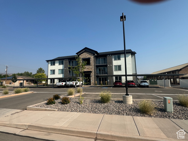 Property Photo: 553 S 100 W 203 UT 84701