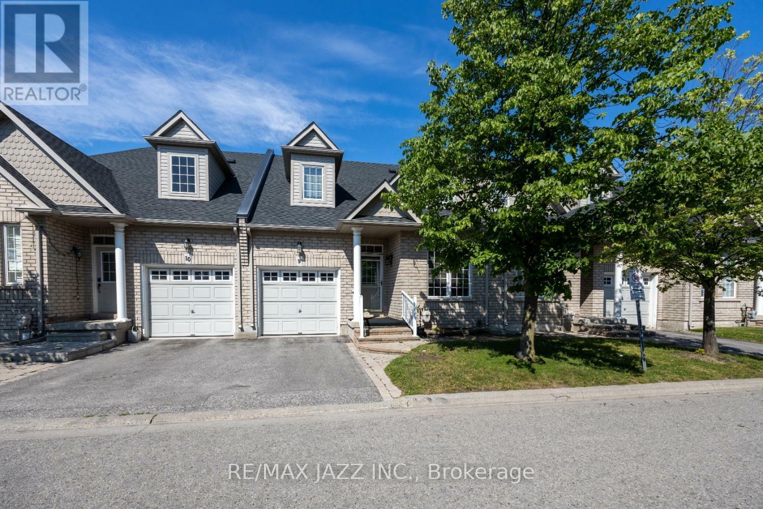 Property Photo:  19 Niagara Drive 9  ON L1G 8A7 