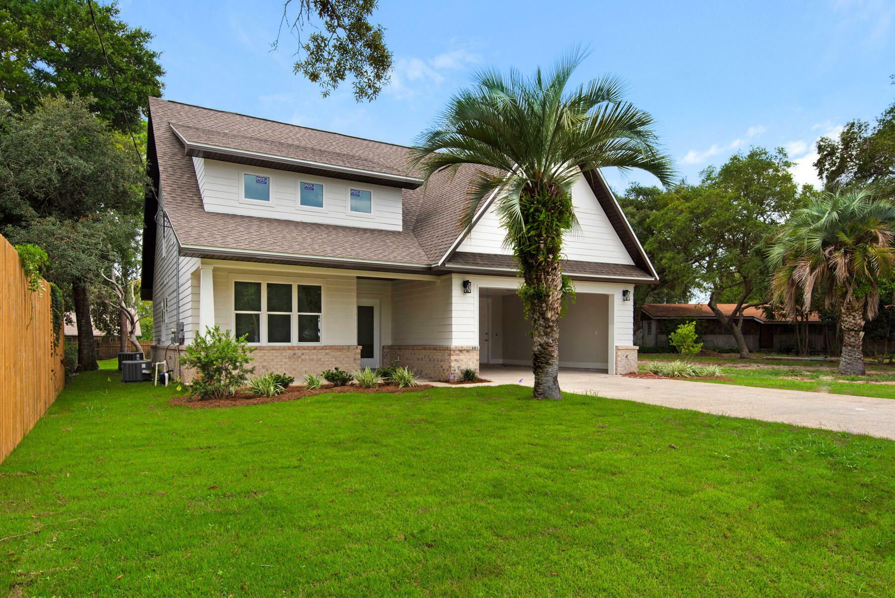 Property Photo:  601 Third Avenue  FL 32541 