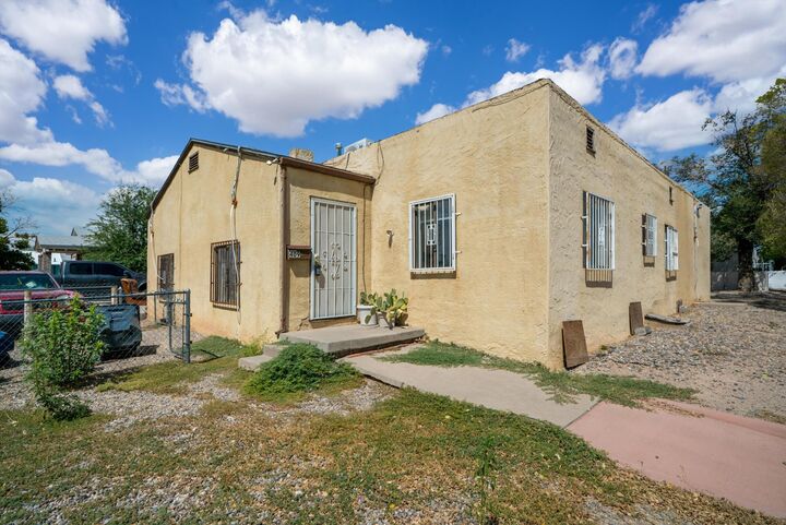 405 Yale Boulevard SE  Albuquerque NM 87106 photo