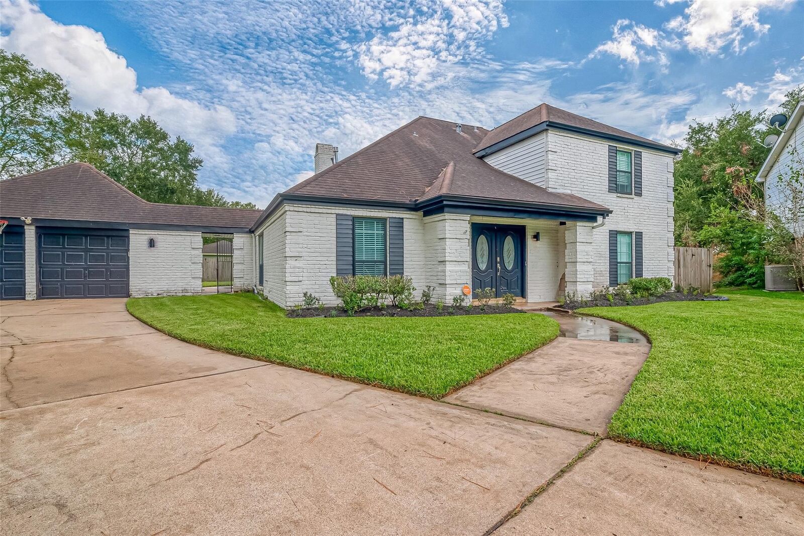 Property Photo: 2322 Maplecrest Drive TX 77459