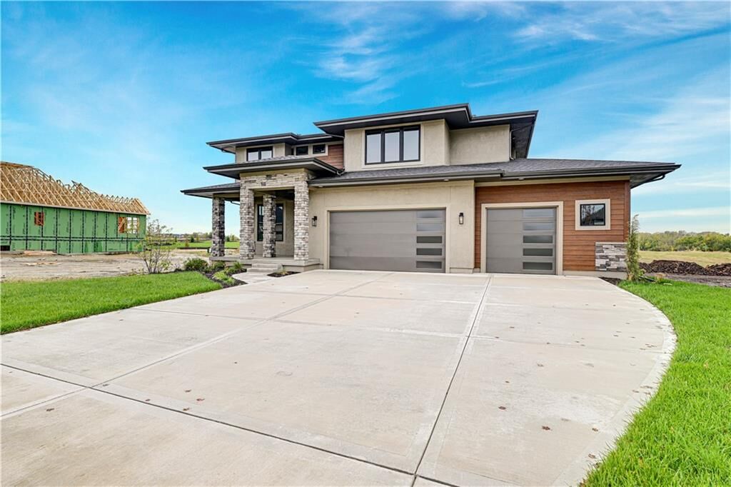 Property Photo:  17316 Earnshaw Street  KS 66221 