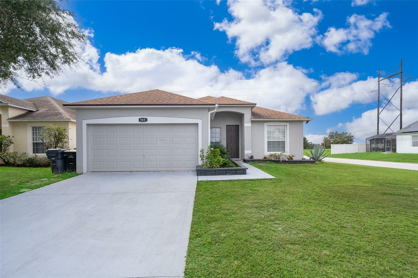 Property Photo:  905 Knollwood Drive  FL 33837 