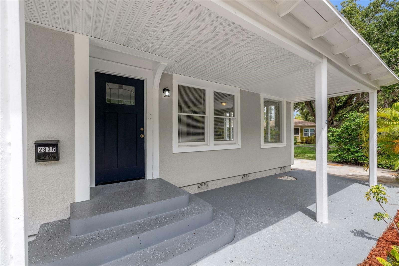 Property Photo: 2835 Valencia Way S FL 33705